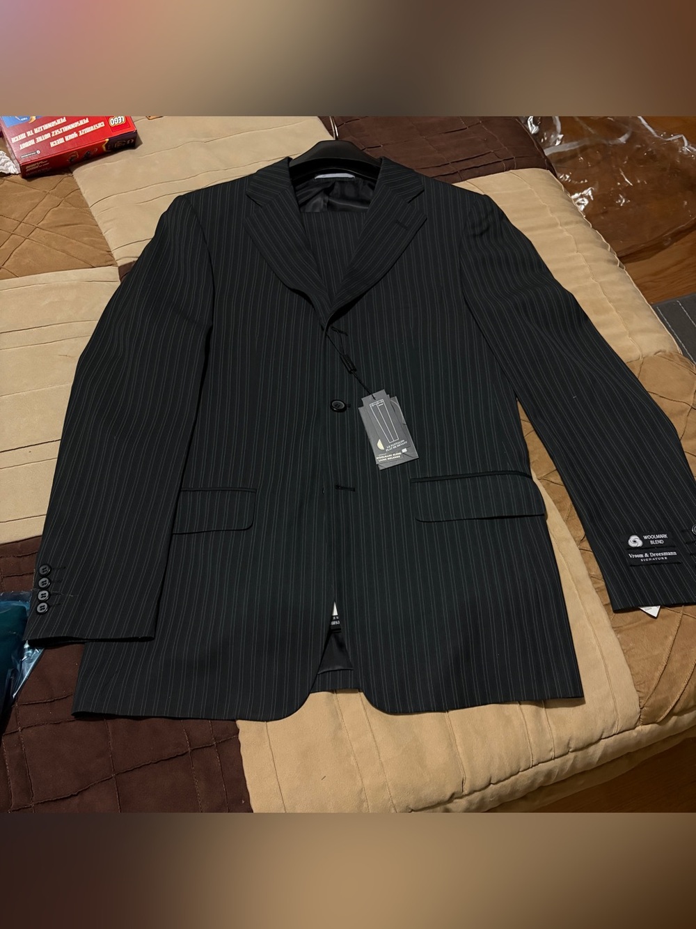 Vroom & Dreesmann SignatureMen's Black Pinstripe Blazer Suit Set Wool